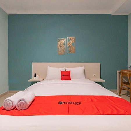 Reddoorz Plus Near Surapati Core Bandung Bagian luar foto