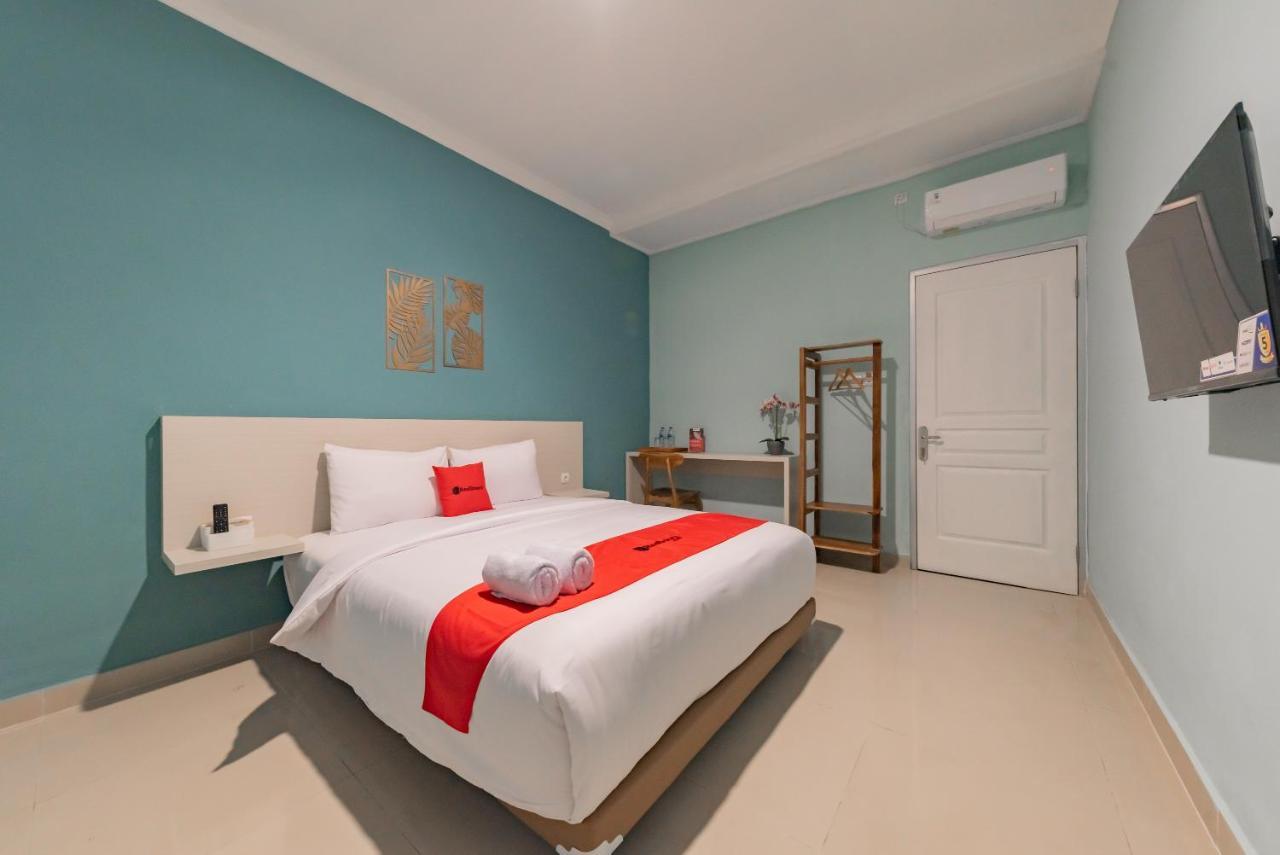 Reddoorz Plus Near Surapati Core Bandung Bagian luar foto