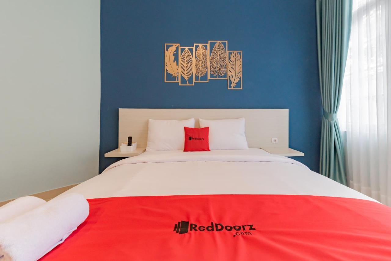 Reddoorz Plus Near Surapati Core Bandung Bagian luar foto