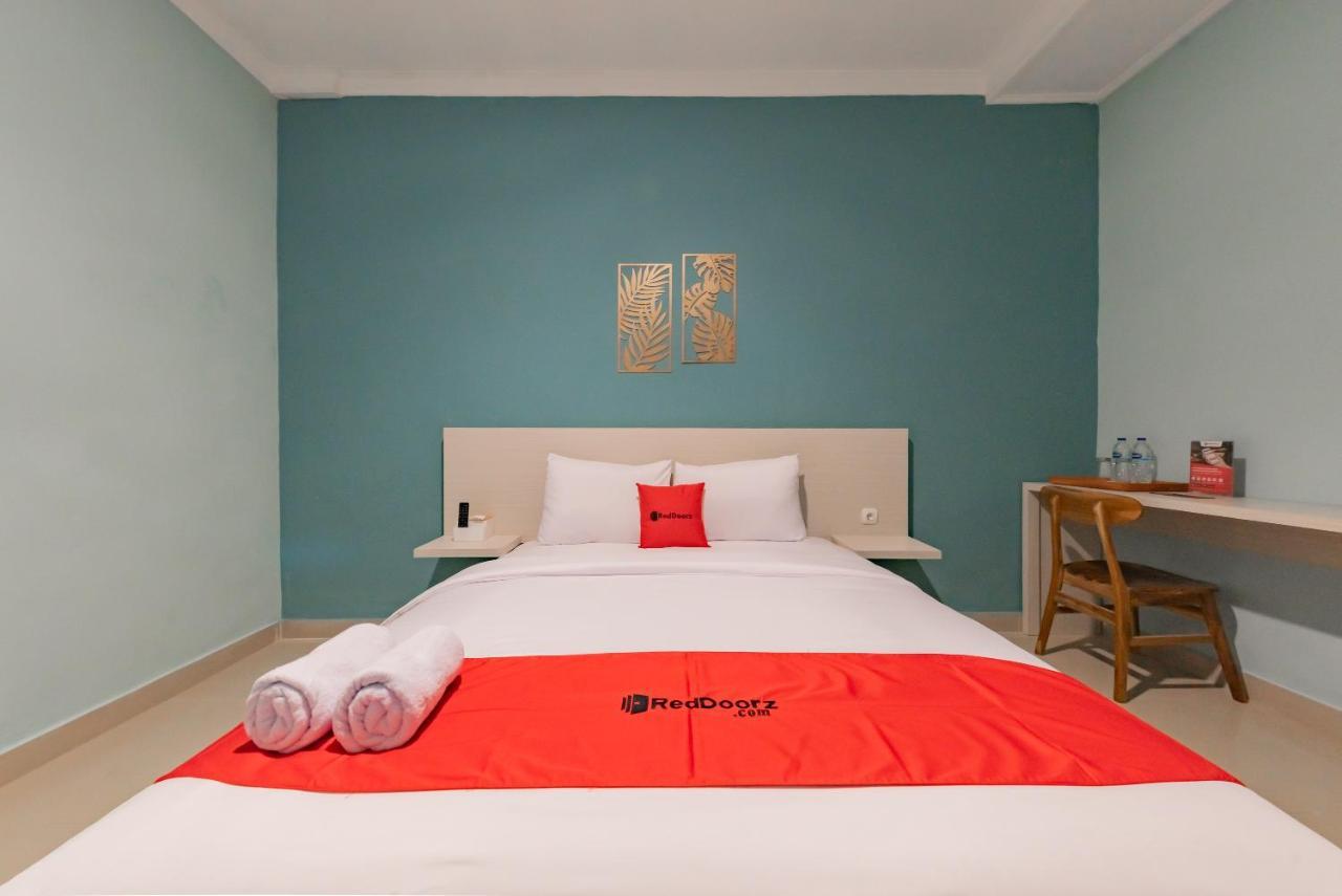 Reddoorz Plus Near Surapati Core Bandung Bagian luar foto