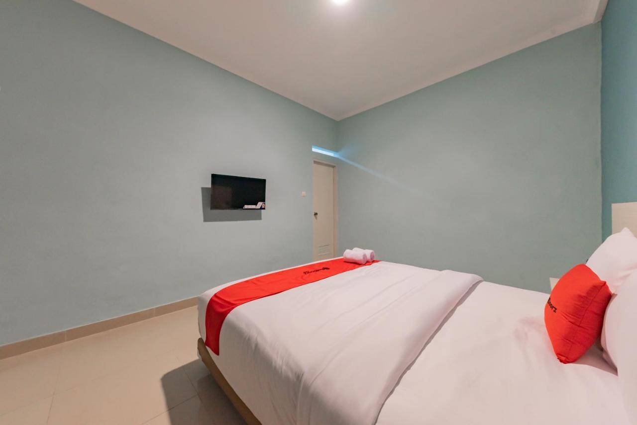 Reddoorz Plus Near Surapati Core Bandung Bagian luar foto