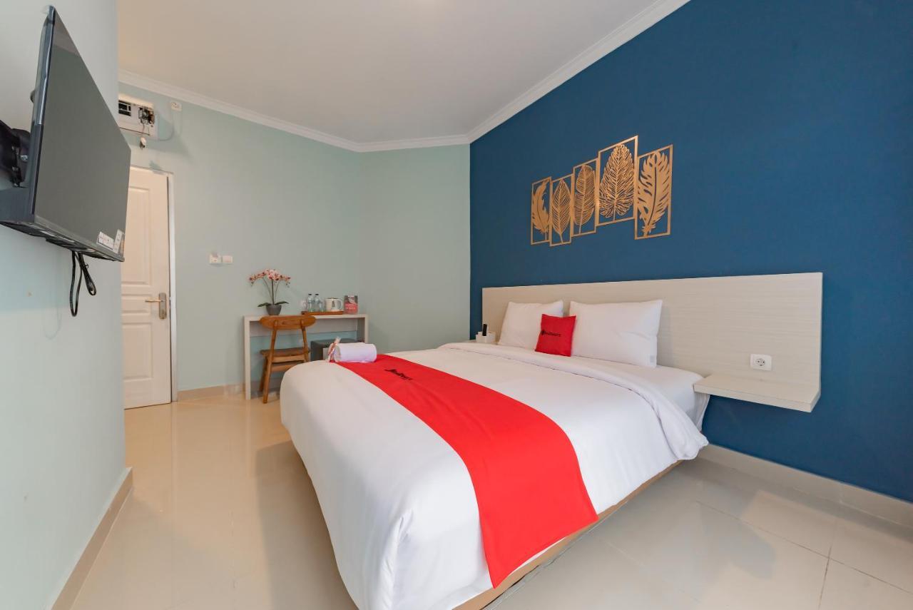 Reddoorz Plus Near Surapati Core Bandung Bagian luar foto