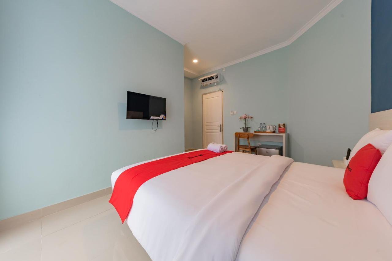 Reddoorz Plus Near Surapati Core Bandung Bagian luar foto