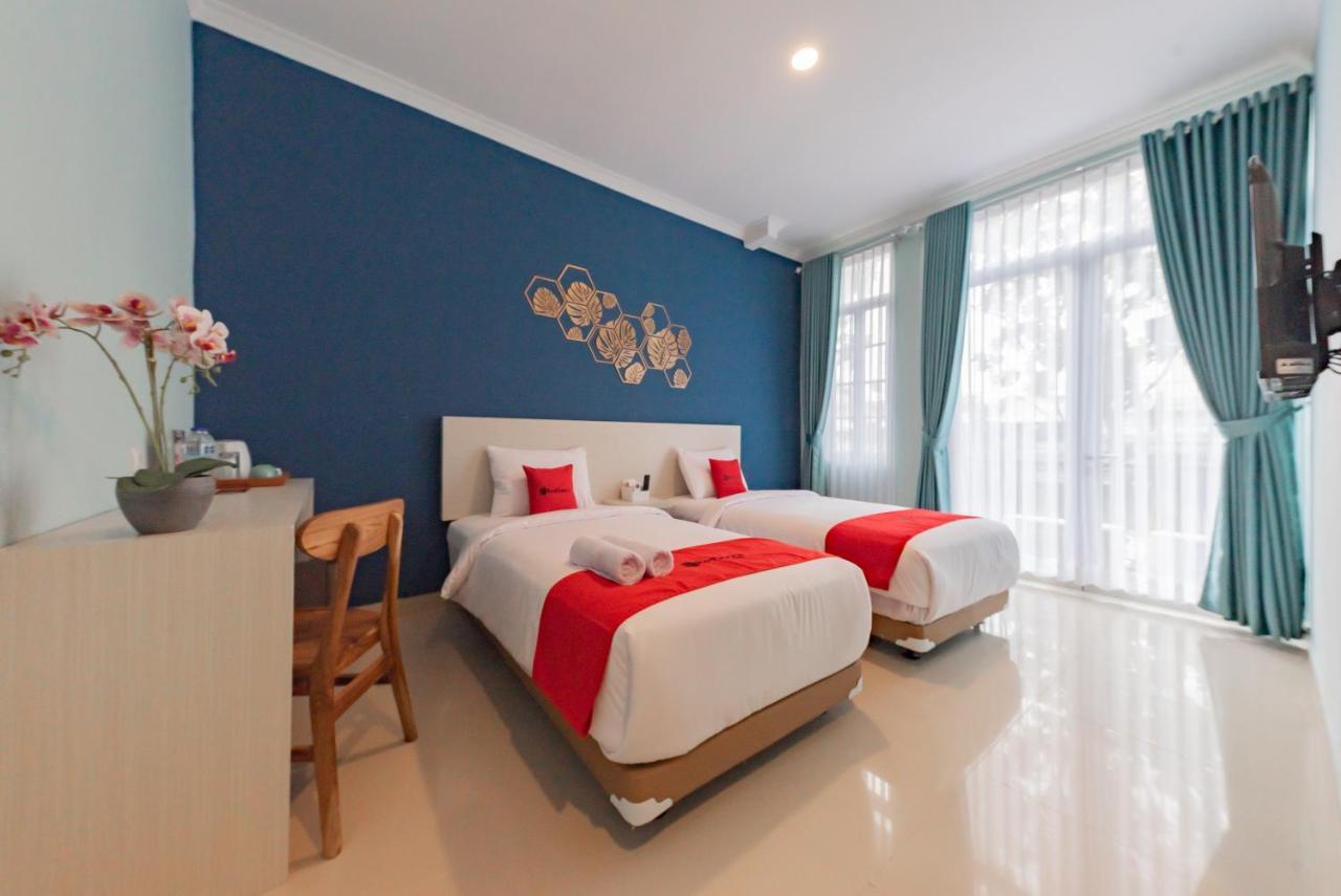 Reddoorz Plus Near Surapati Core Bandung Bagian luar foto