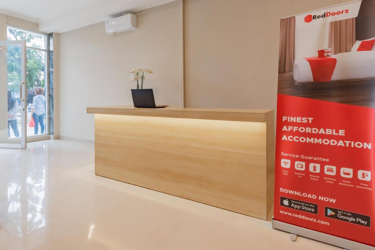 Reddoorz Plus Near Surapati Core Bandung Bagian luar foto