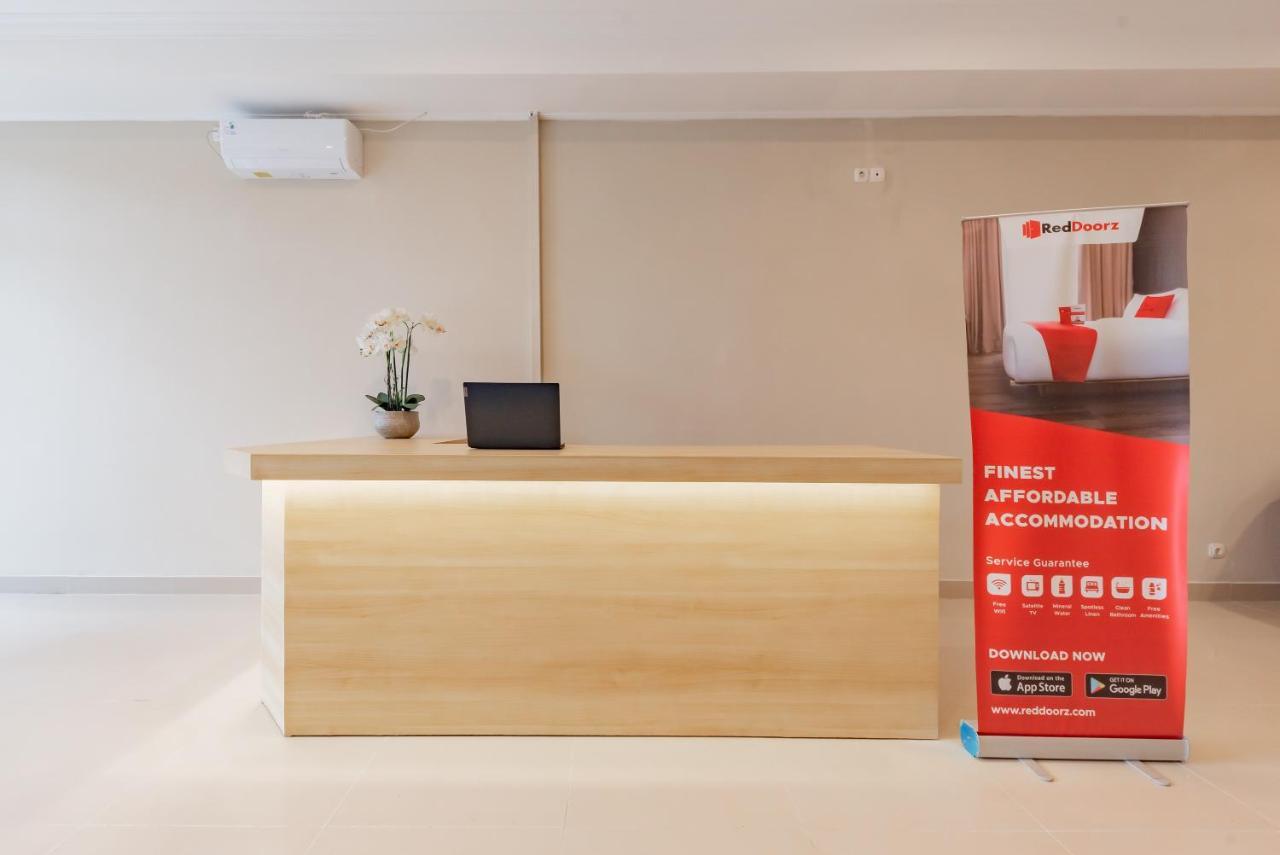 Reddoorz Plus Near Surapati Core Bandung Bagian luar foto